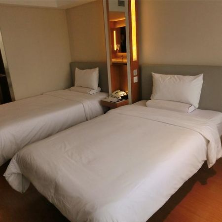 Ji Hotel Guangzhou Zhujiang New Town Exterior photo