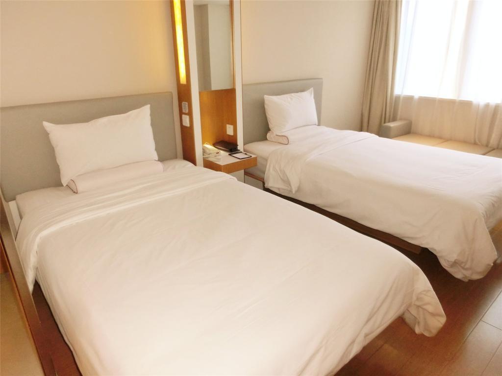 Ji Hotel Guangzhou Zhujiang New Town Room photo