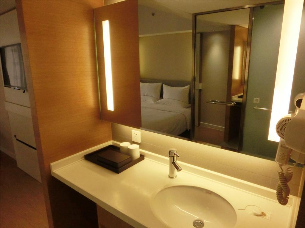 Ji Hotel Guangzhou Zhujiang New Town Room photo